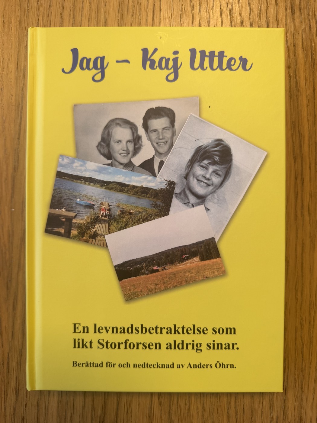 Gult bokomslag med gamla svartvita och färgade familjefotografier